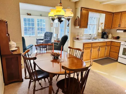 Dining - 207 W Road Roscommon Mi 48653 Rd, Roscommon, MI 48653 photo 3 of 5