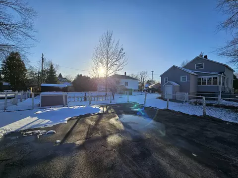 Exterior - 900 S 8th Ave, Alpena, MI 49707 photo 3 of 4