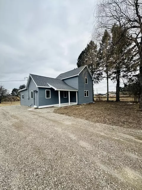 2395 Coats St, Elmira, MI 49730