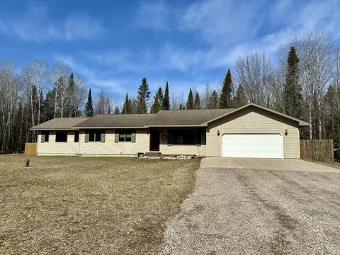 2706 Indian Trail Road Cheboygan Mi 49721 Rd, Cheboygan, MI 49721