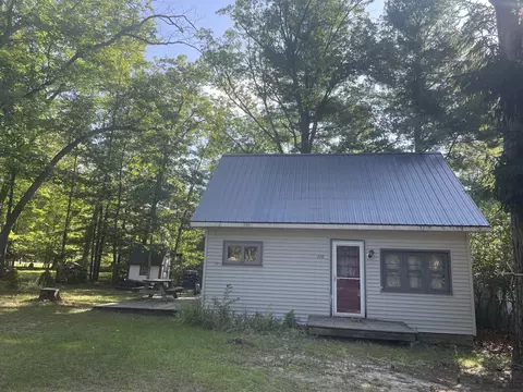 Exterior - 328 Eagle Avenue Roscommon Mi 48653 Ave, Roscommon, MI 48653 photo 3 of 4