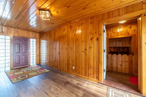 Entry Way - 304 Young St, Cheboygan, MI 49721 photo 1 of 17