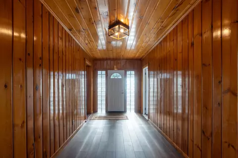 Entry Way - 304 Young St, Cheboygan, MI 49721 photo 2 of 17