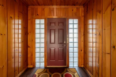 Entry Way - 304 Young St, Cheboygan, MI 49721 photo 3 of 17