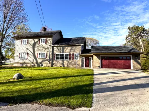 Exterior - 304 Young St, Cheboygan, MI 49721 photo 5 of 7