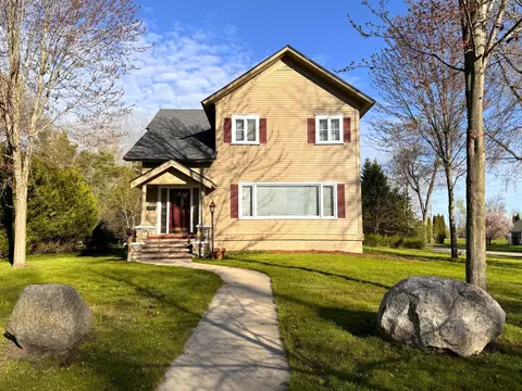 Exterior - 304 Young St, Cheboygan, MI 49721 photo 2 of 7