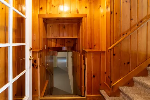 Entry Way - 304 Young St, Cheboygan, MI 49721 photo 5 of 17
