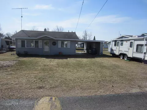 121 Church St, Houghton Lake, MI 48629