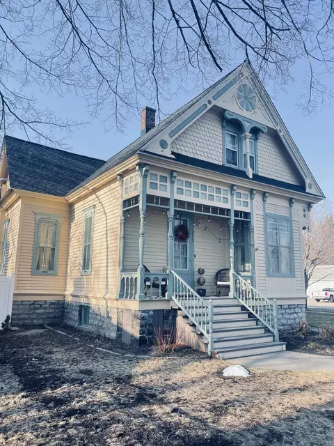 825 N 2nd Ave, Alpena, MI 49707