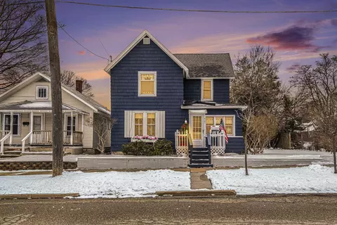 427 Liberty St, Petoskey, MI 49770
