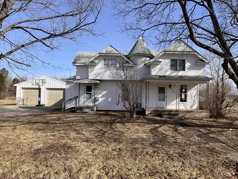 1208 Howard St, Cheboygan, MI 49721