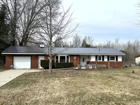 157 Outer Dr, Alpena, MI 49707