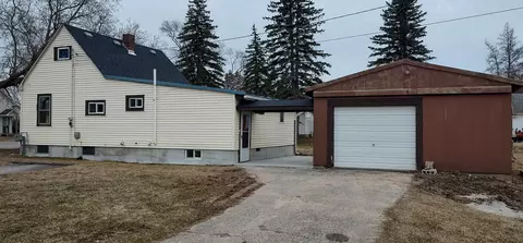 239 N E St, Cheboygan, MI 49721 photo 4