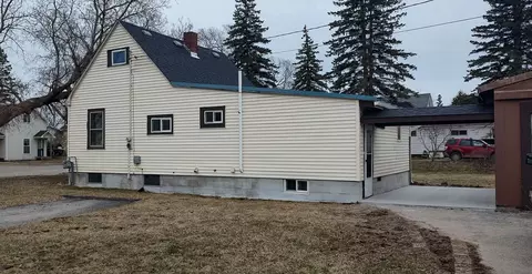 239 N E St, Cheboygan, MI 49721 photo 3