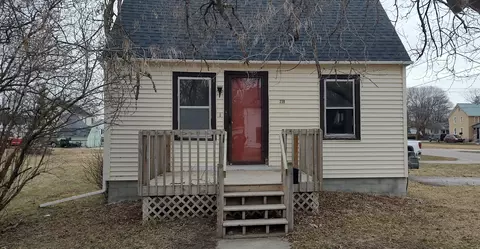 239 N E St, Cheboygan, MI 49721