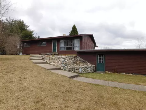 249 S Roberts Road Grayling Mi 49738 Rd, Grayling, MI 49738