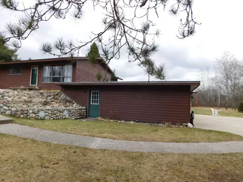 Exterior - 249 S Roberts Road Grayling Mi 49738 Rd, Grayling, MI 49738 photo 2 of 18