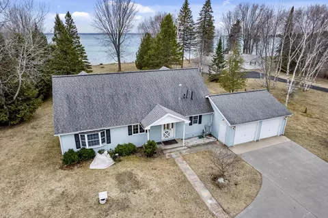 371 Foote Road Cheboygan Mi 49721 Rd, Cheboygan, MI 49721
