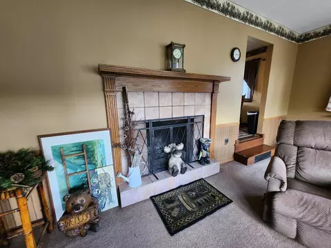 Living - 10246 Otter Street Gaylord Mi 49735 St, Gaylord, MI 49735 photo 4 of 5