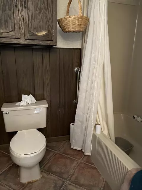 Bath - 236 N D St, Cheboygan, MI 49721 photo 2 of 2