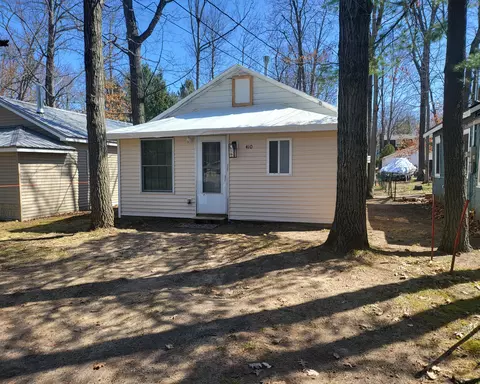 410 Kenwood Ave, Roscommon, MI 48653
