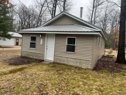 412 Kenwood Avenue Roscommon Mi 48653 Ave, Roscommon, MI 48653