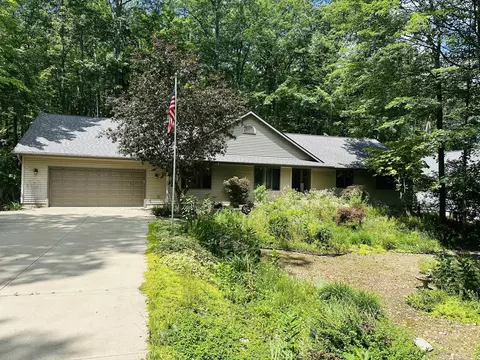 8675 N Loxley Road Roscommon Mi 48653 Rd, Roscommon, MI 48653