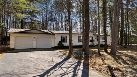 3043 Greentree Drive Gaylord Mi 49735 Dr, Gaylord, MI 49735