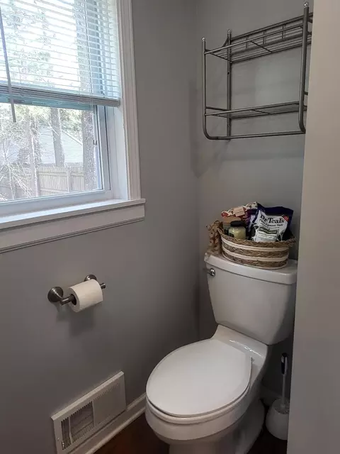 Bath - 6571 Nottingham Dr, Grayling, MI 49738 photo 6 of 11