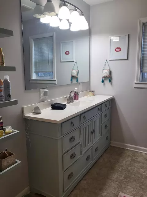 Bath - 6571 Nottingham Dr, Grayling, MI 49738 photo 9 of 11