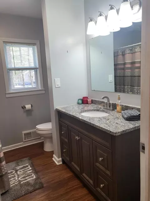 Bath - 6571 Nottingham Dr, Grayling, MI 49738 photo 3 of 11