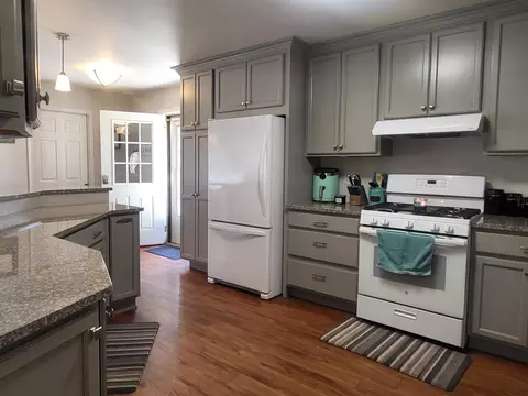 Kitchen - 6571 Nottingham Dr, Grayling, MI 49738 photo 4 of 15