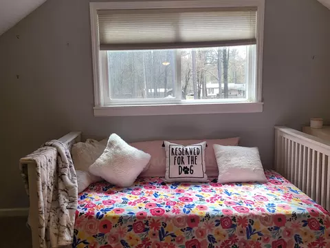 Bedroom - 6571 Nottingham Dr, Grayling, MI 49738 photo 10 of 13