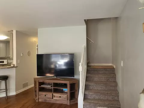 Living - 6571 Nottingham Dr, Grayling, MI 49738 photo 6 of 8