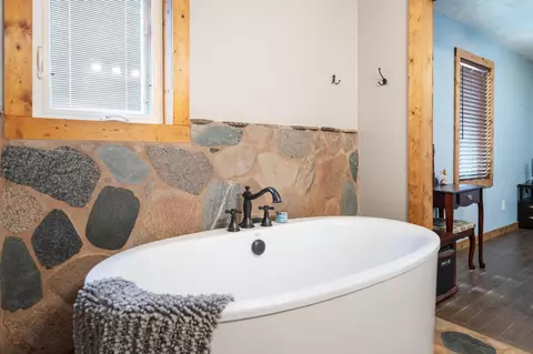 Bath - 14772 Elk Trail Rd, Wolverine, MI 49799 photo 3 of 7