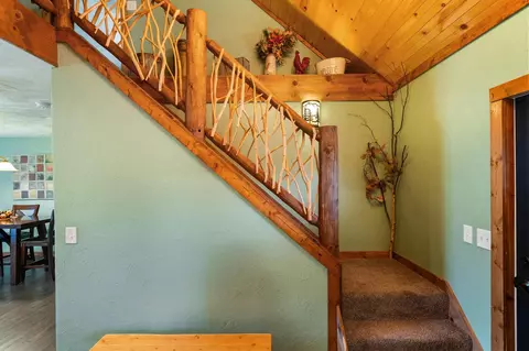 Entry Way - 14772 Elk Trail Rd, Wolverine, MI 49799 photo 2 of 2