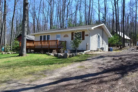 107 Clearview Dr, Roscommon, MI 48653
