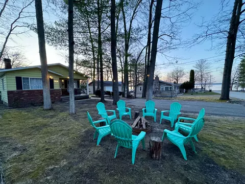 Exterior - 8859 Hillcrest Rd, Roscommon, MI 48653 photo 8 of 9