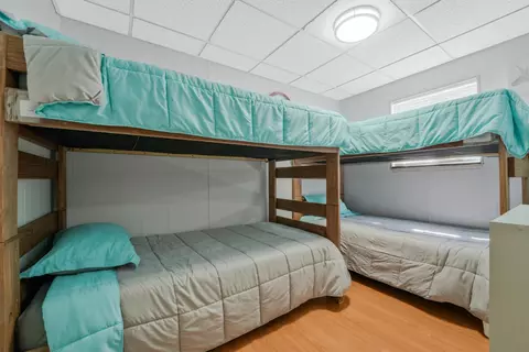 Bedroom - 8859 Hillcrest Rd, Roscommon, MI 48653 photo 4 of 4