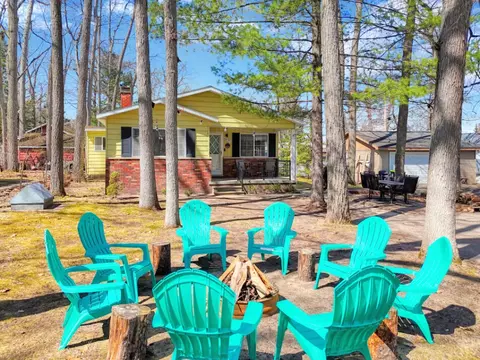 Exterior - 8859 Hillcrest Rd, Roscommon, MI 48653 photo 3 of 9