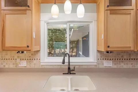 Kitchen - 535 E Howard Rd, Beaverton, MI 48612 photo 3 of 4