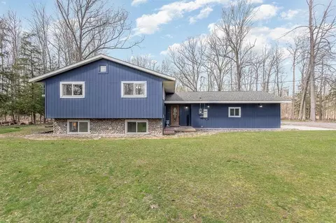 Exterior - 535 E Howard Rd, Beaverton, MI 48612 photo 4 of 17