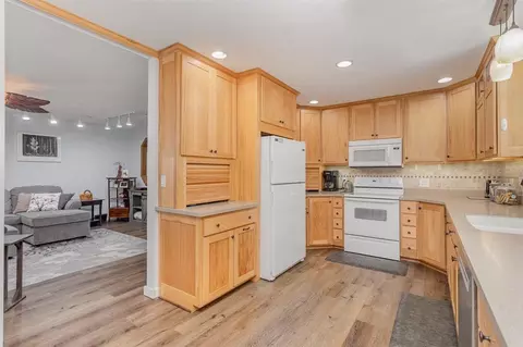Kitchen - 535 E Howard Rd, Beaverton, MI 48612 photo 1 of 4