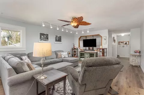 Living - 535 E Howard Rd, Beaverton, MI 48612 photo 2 of 5