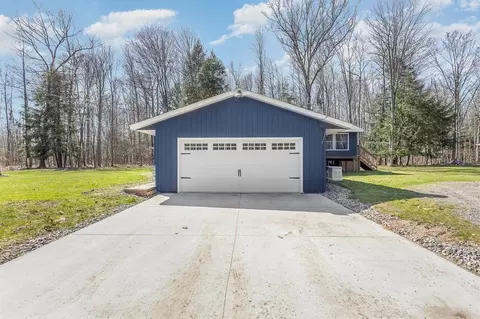 Exterior - 535 E Howard Rd, Beaverton, MI 48612 photo 10 of 17