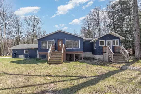 Exterior - 535 E Howard Rd, Beaverton, MI 48612 photo 6 of 17