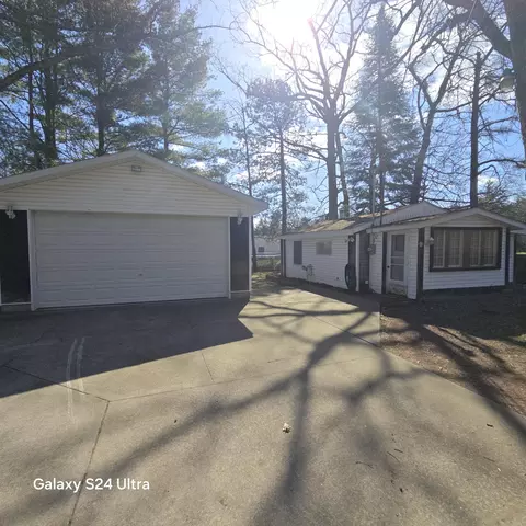 611 Cedar Avenue Prudenville Mi 48651 Ave, Prudenville, MI 48651