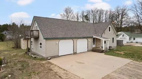 1566 Mancelona Rd, Gaylord, MI 49735