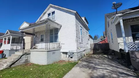 207 S Fourth Avenue Alpena Mi 49707 Ave, Alpena, MI 49707