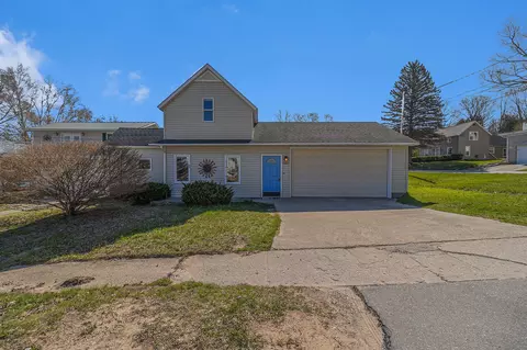 323 Benzie Court Beulah Mi 49617 Ct, Beulah, MI 49617